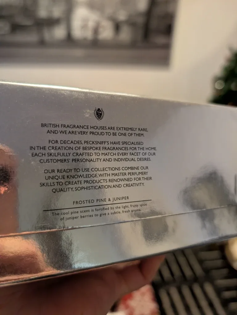 New Pecksniff's Frosted Pine & Juniper Candles image indicator(5)