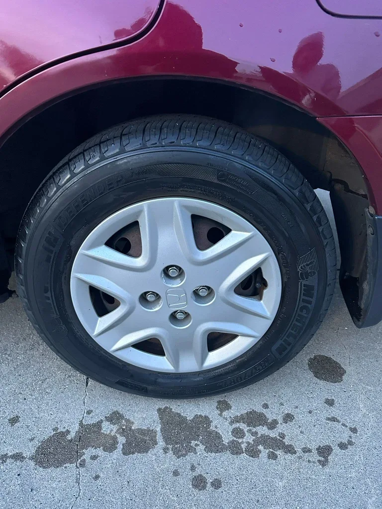 Honda Civic Sedan - Maroon image indicator(7)