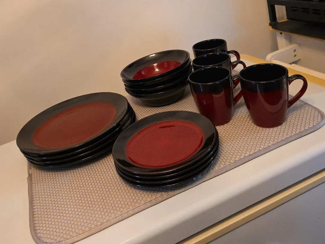 Elama Red & Black Dinnerware Set