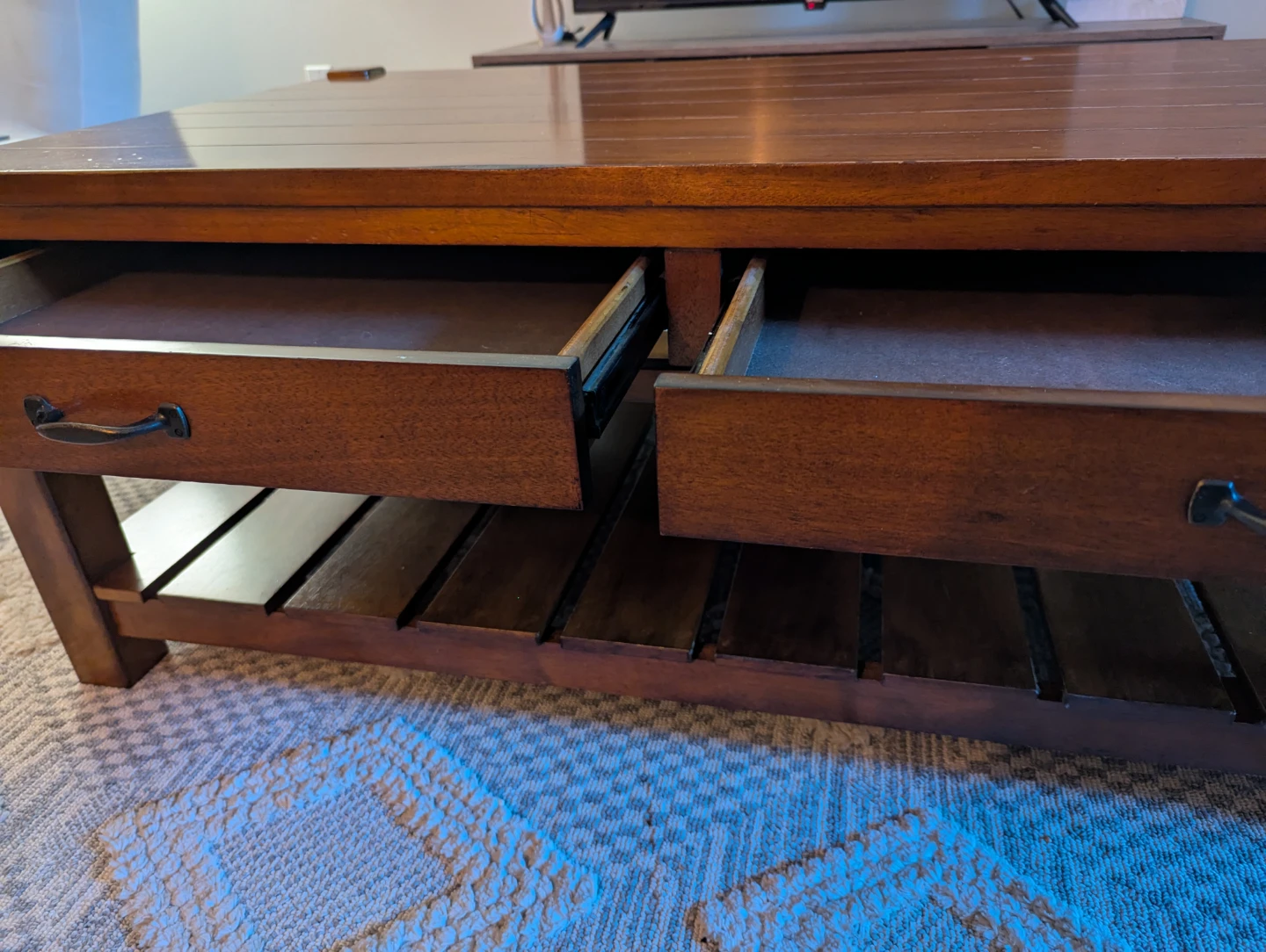 Cocktail Table with Drawers - photo 2