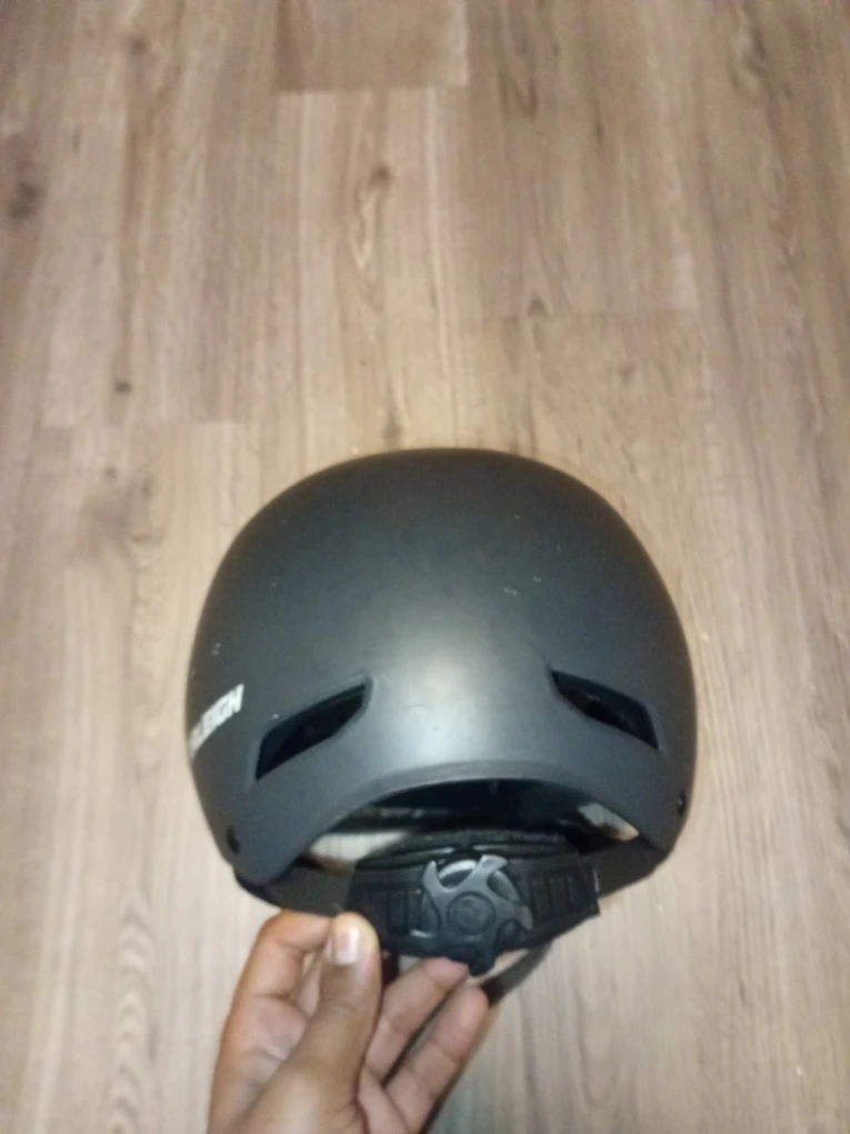 Raleigh Black Helmet - photo 2