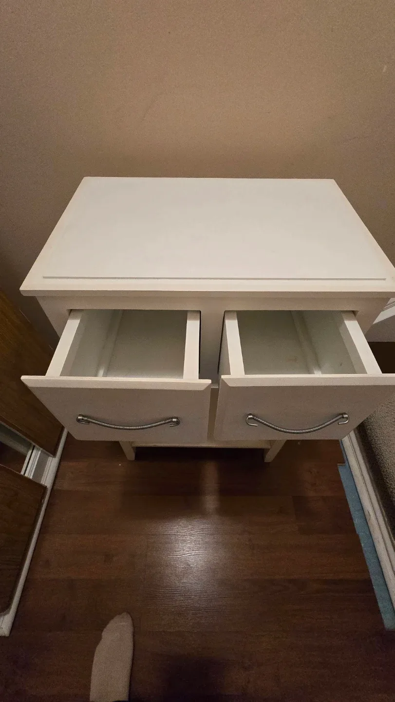 White Side Table with Two Drawers image indicator(2)