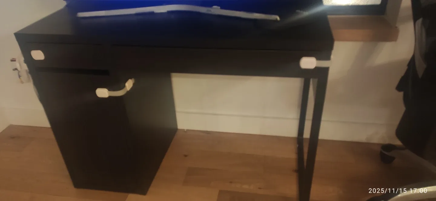 Black Desk with Drawer image indicator(4)