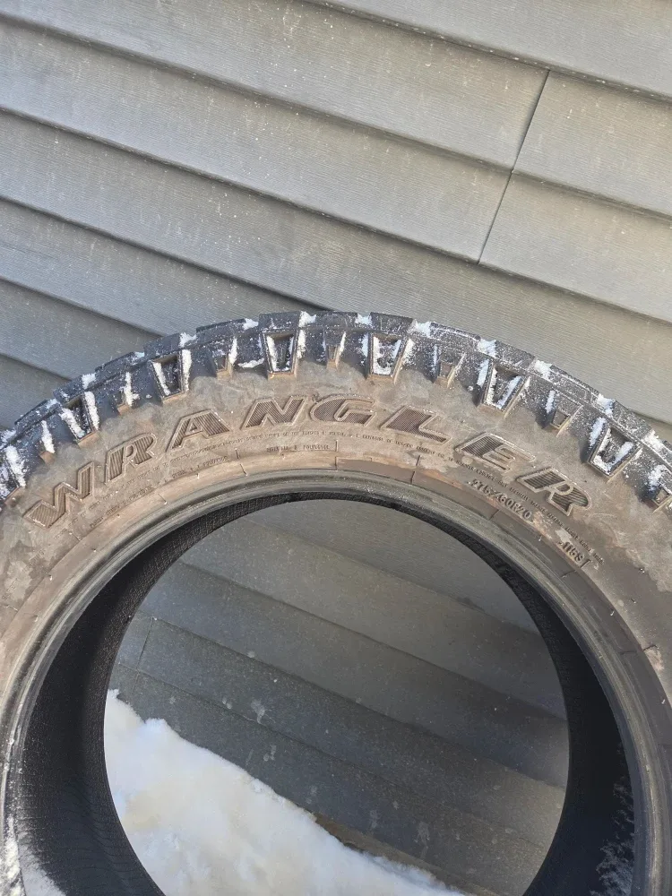 Goodyear Wrangler Tires - 275/60R20 image indicator(4)