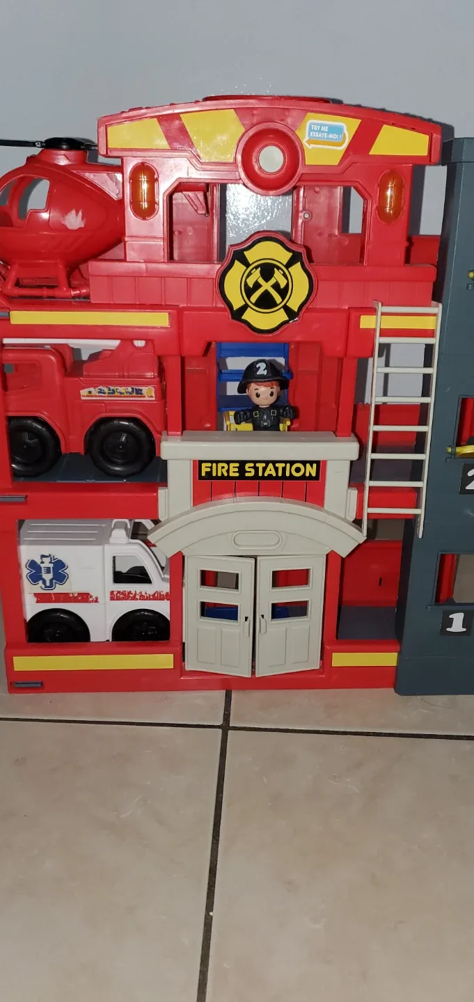 Fire Station Playset image indicator(4)