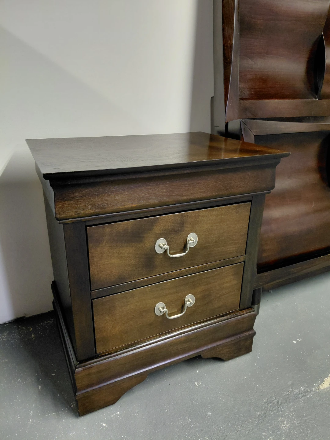 Dark Wood Queen Size Bedroom Set - Headboard & Nightstand - photo 2