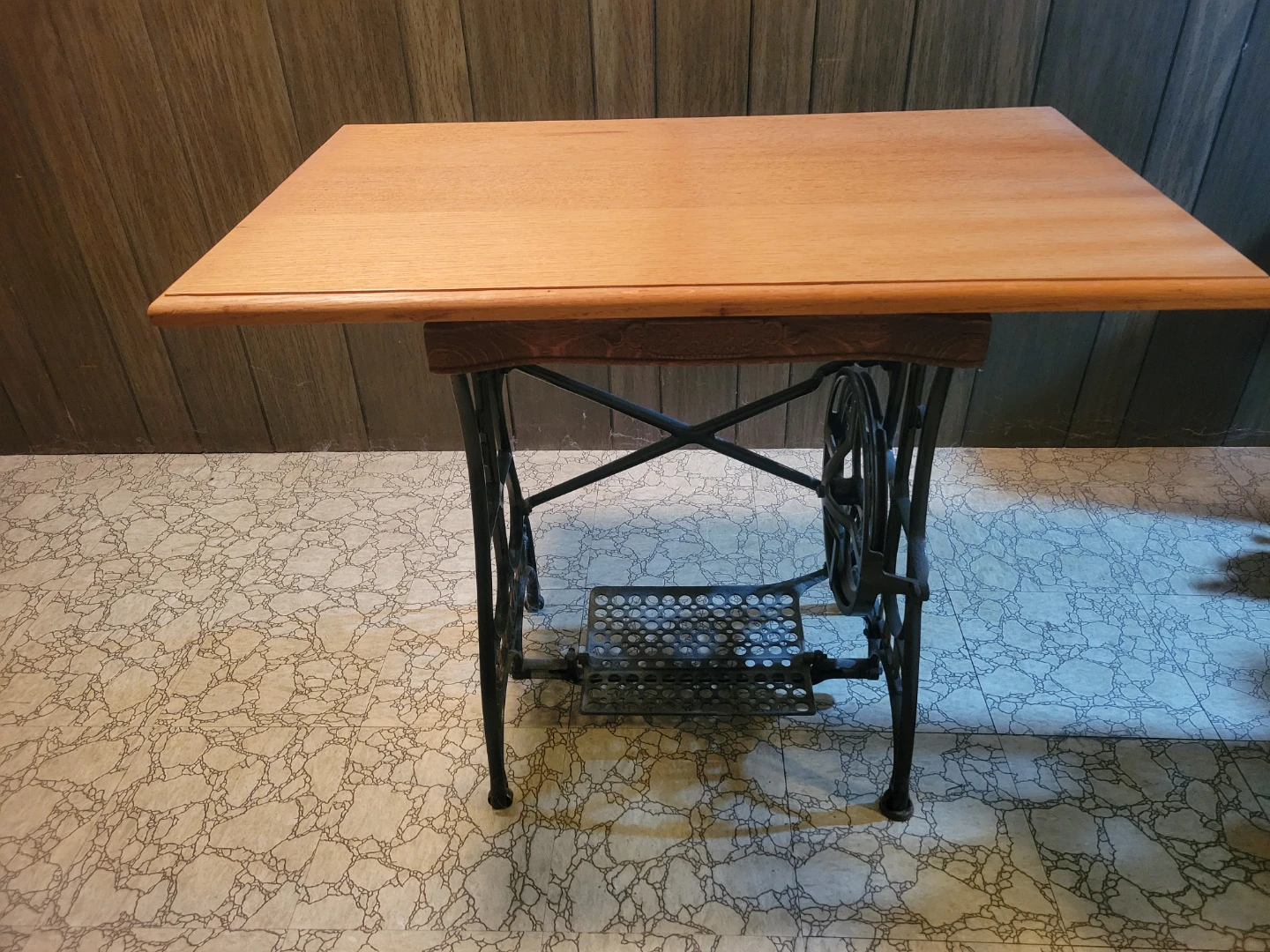 Vintage Singer Sewing Machine Table - photo 4