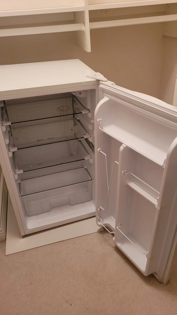 Insignia Mini Fridge - White - photo 2
