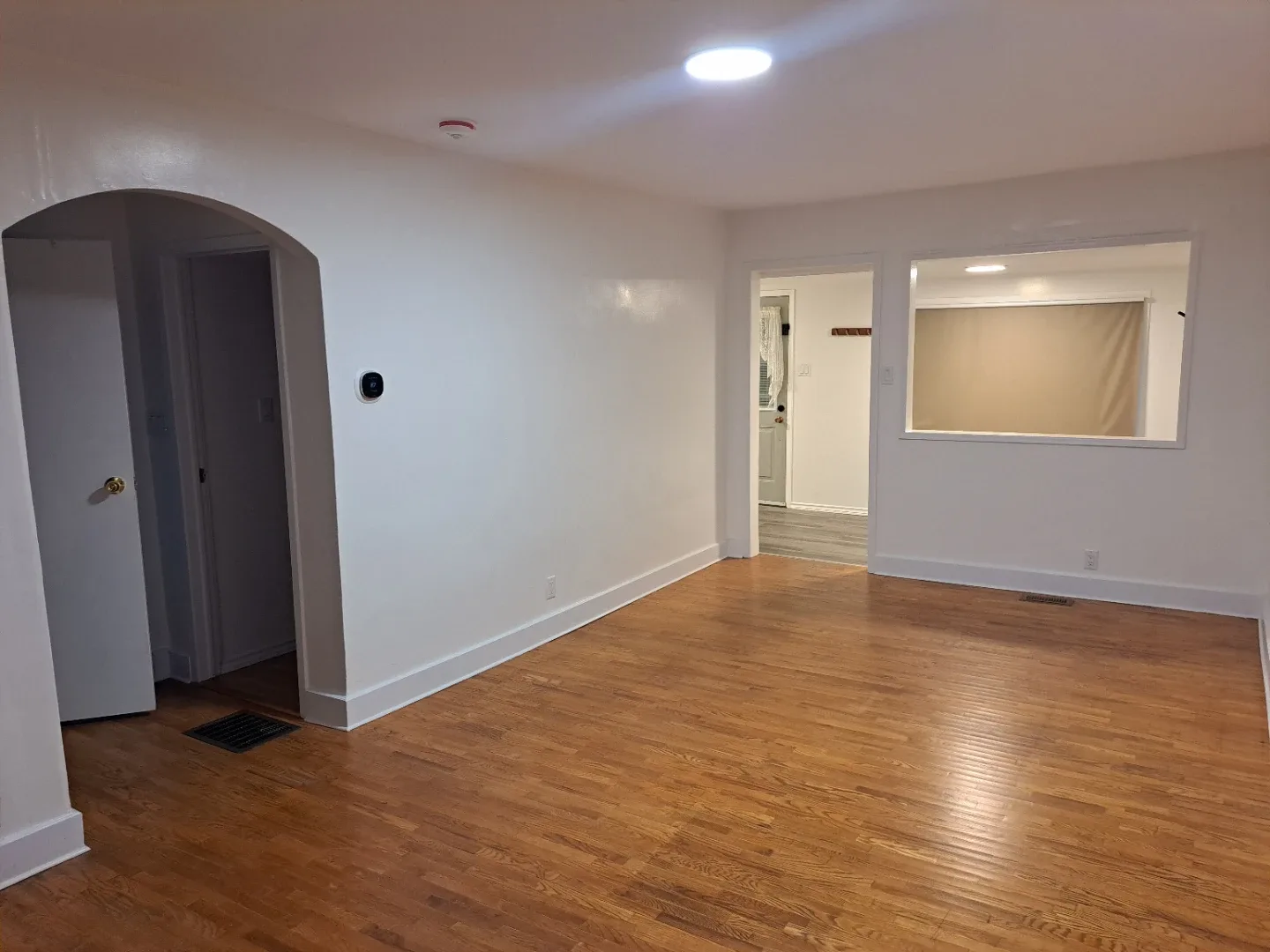 2 Bed 1 Bath Apartment image indicator(8)