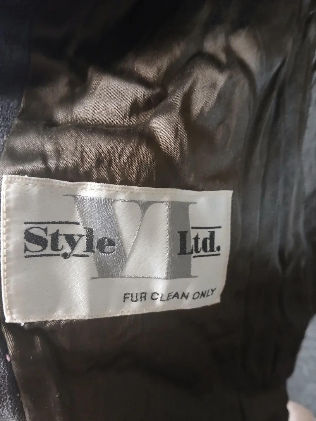 Style VI Ltd. Brown Fur Coat image indicator(3)