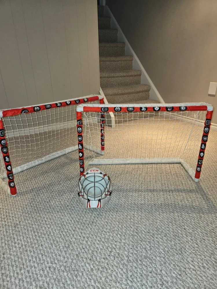 CCM Hockey Net Set with Mask