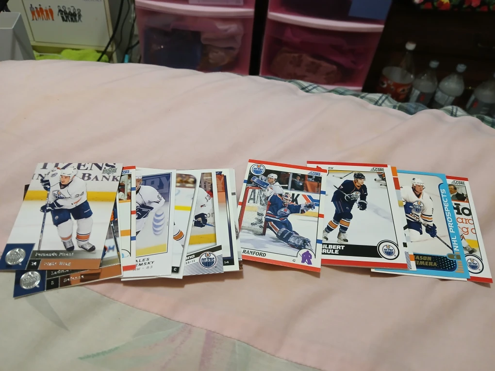 Hockey Trading Cards Lot - photo 3