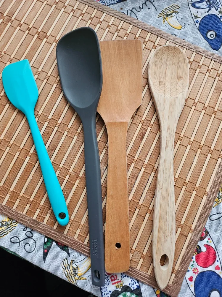 Cooking spoons