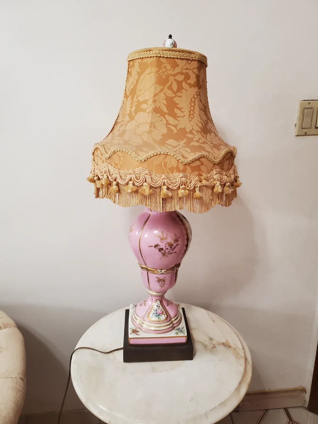 Beautiful large Victorian style vintage lamp thumbnail