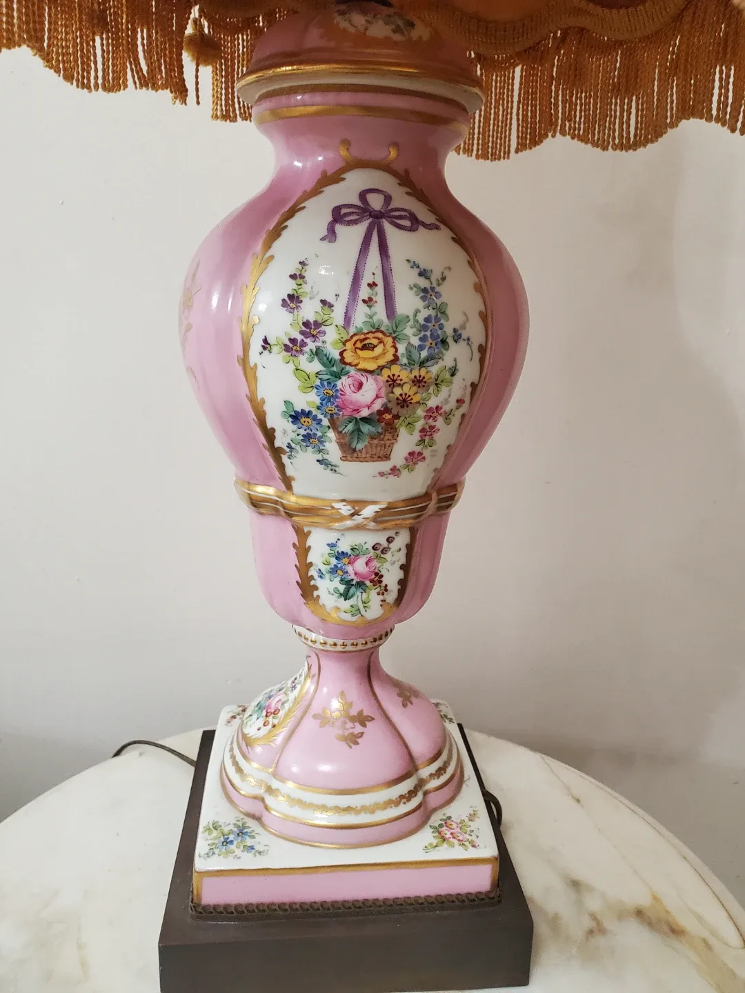 Beautiful large Victorian style vintage lamp image indicator(3)