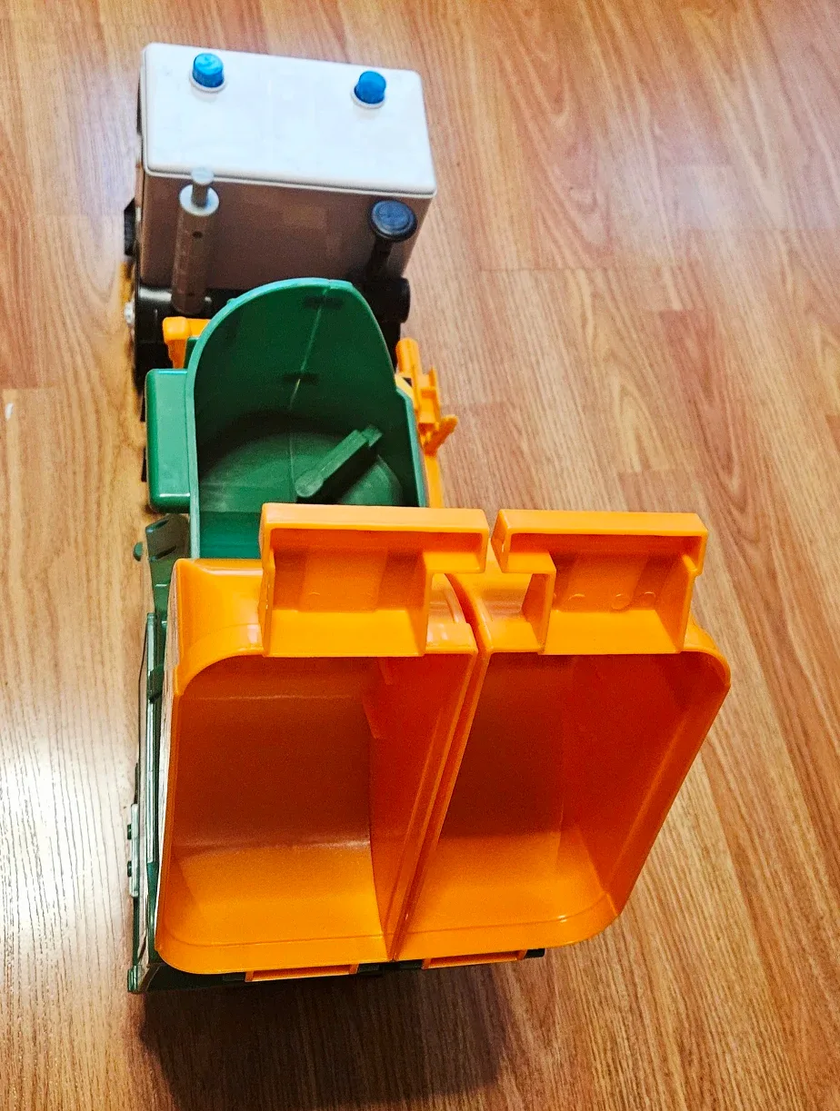 Toy Garbage Truck 🚑 image indicator(4)