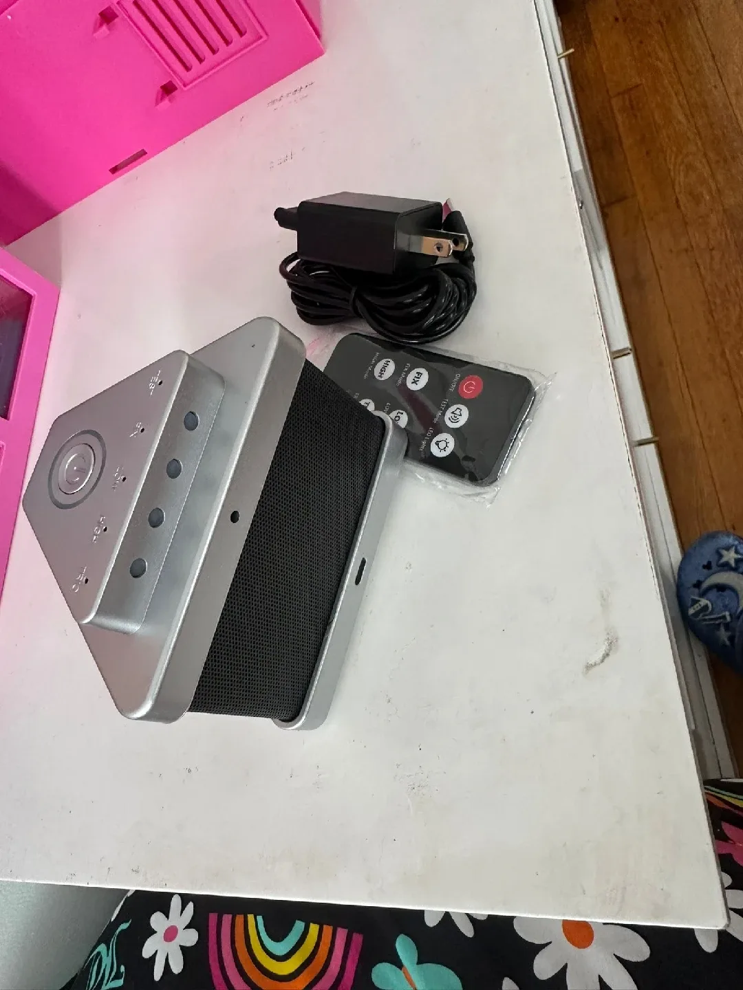 Ultrasonic Rodent Repellent w/ Remote image indicator(2)