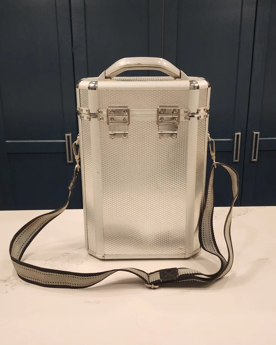 Aluminum Wine Case 2btl image indicator(2)