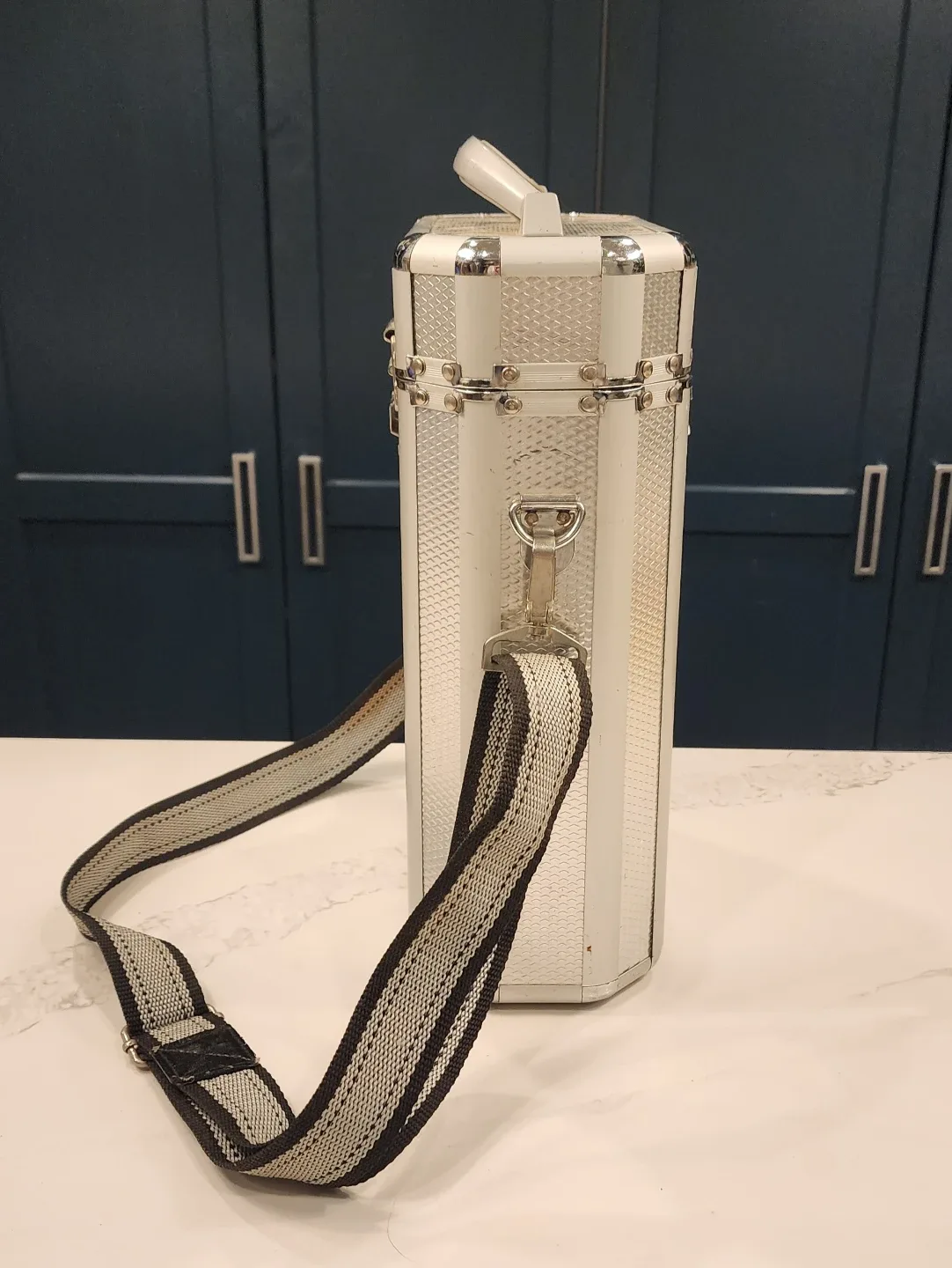 Aluminum Wine Case 2btl image indicator(3)