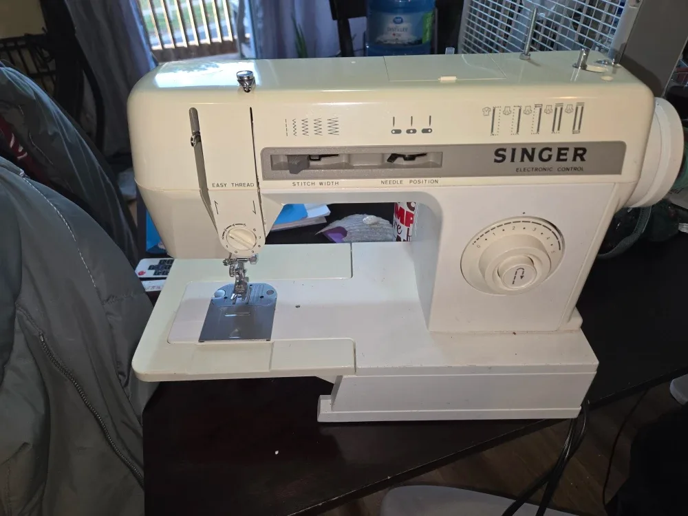 Singer Electronic Control Sewing Machine