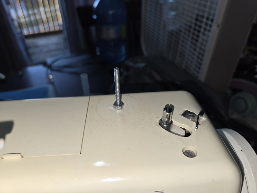 Singer Electronic Control Sewing Machine - photo 3