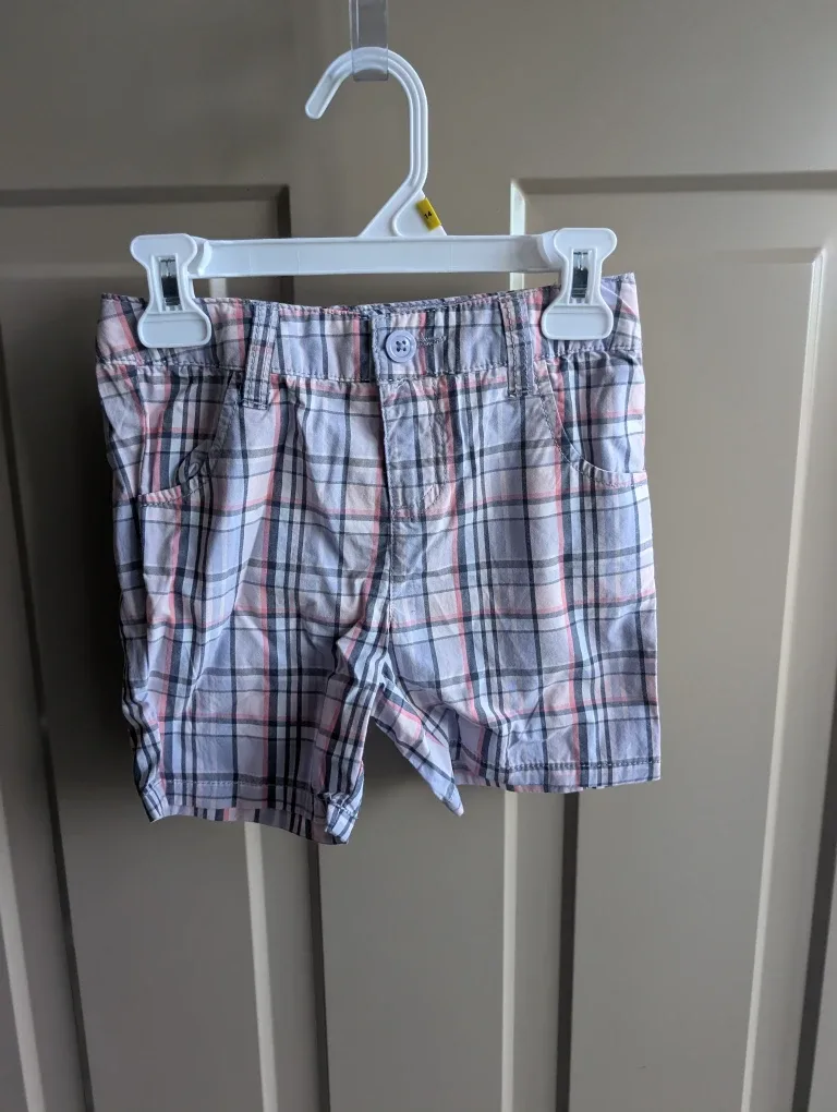 Girls sz 6 capris, shorts, skirts $4 each image indicator(2)