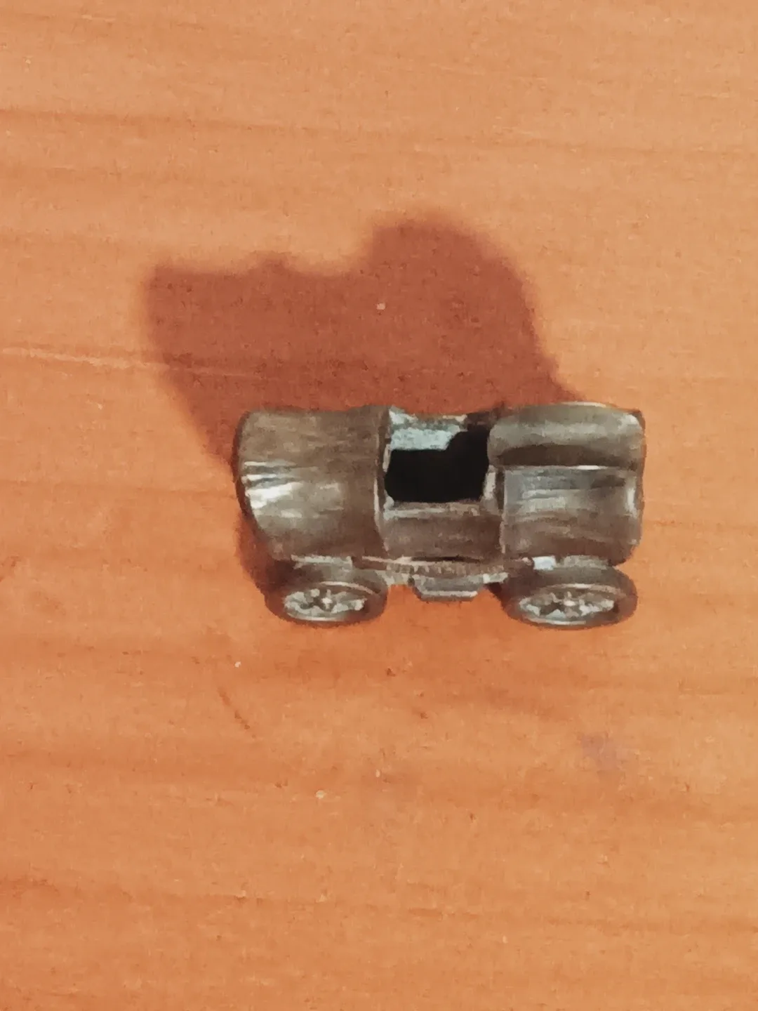 Vintage Ronson Crown Table Lighter & Gettysburg Wagon image indicator(3)