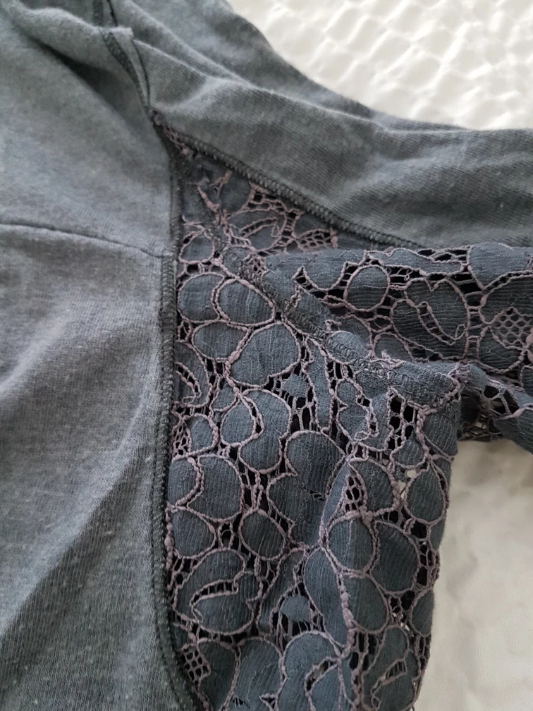 We The Free Grey Lace Sleeve Top - Size M - photo 5