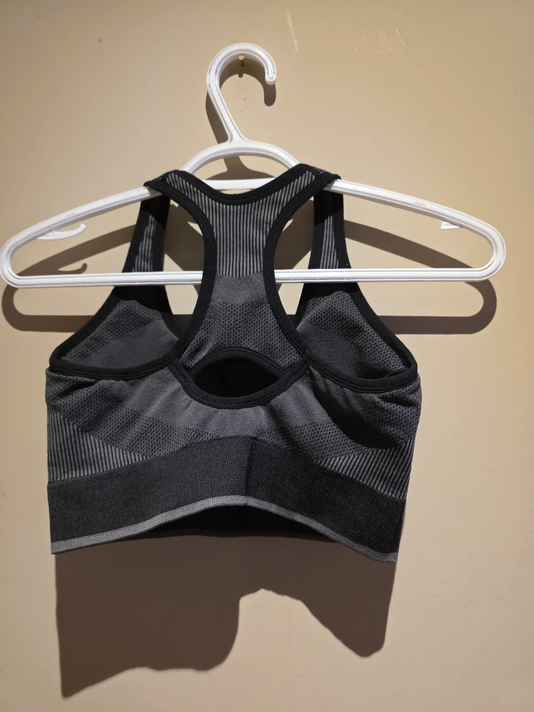 Puma Seamless Sports Bra - Size M image indicator(2)