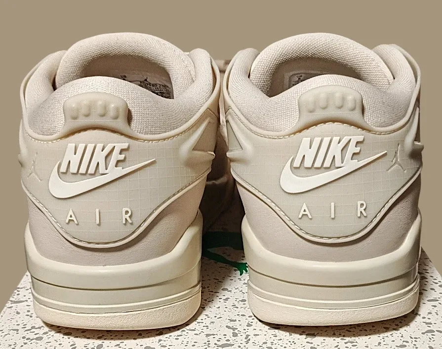 *NIB* 8 US — Nike Air Jordan 4 RM [LEGEND LIGHT BROWN/SAIL] image indicator(5)