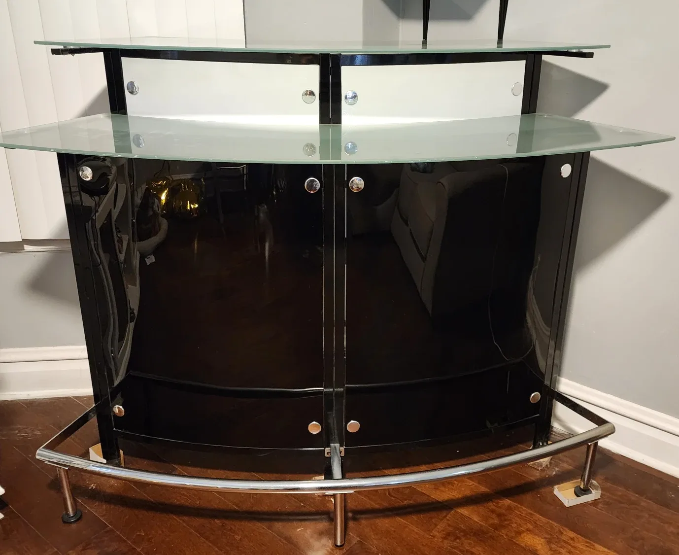 Black Bar with Glass Shelves