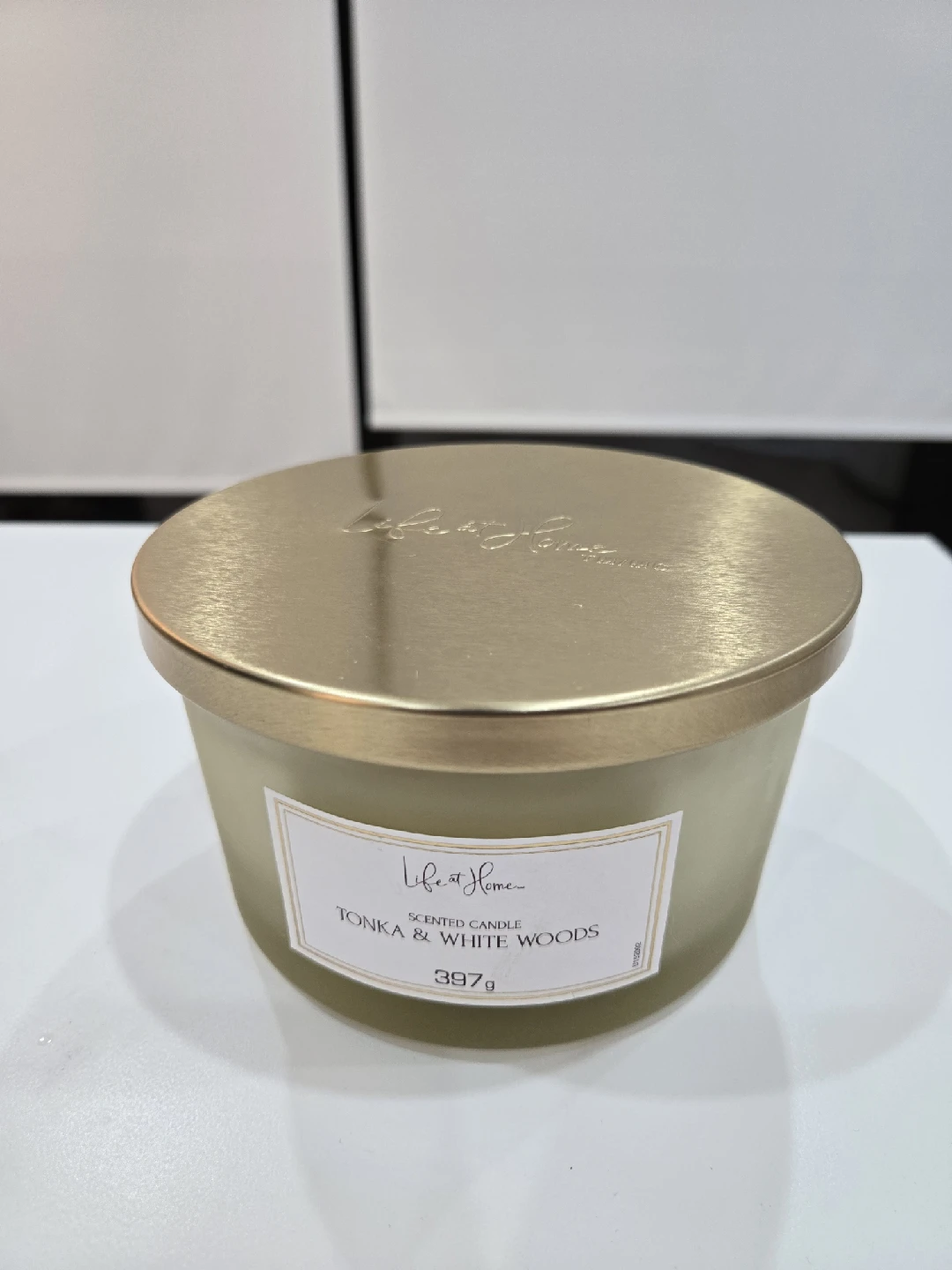 Life at Home Tonka & White Woods Scented Candle