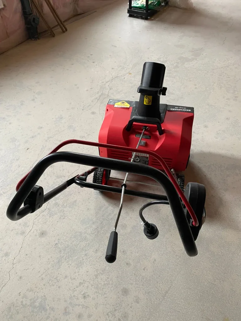 Benchmark 22" Electric Snow Blower - Like New! image indicator(3)