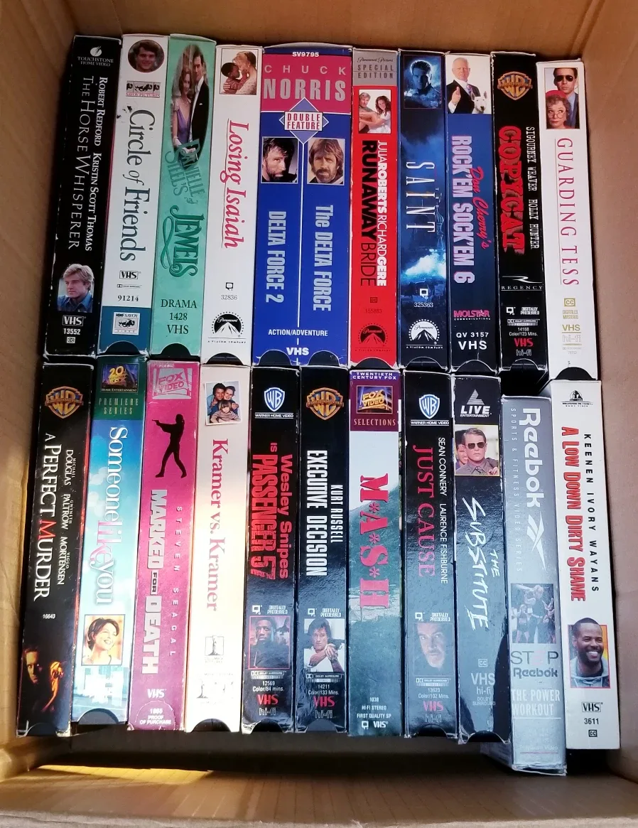 ☆☆☆GE VHS VCR Player (Model VG2000) PLUS SEVERAL VHS MOVIES!!☆☆☆ image indicator(3)