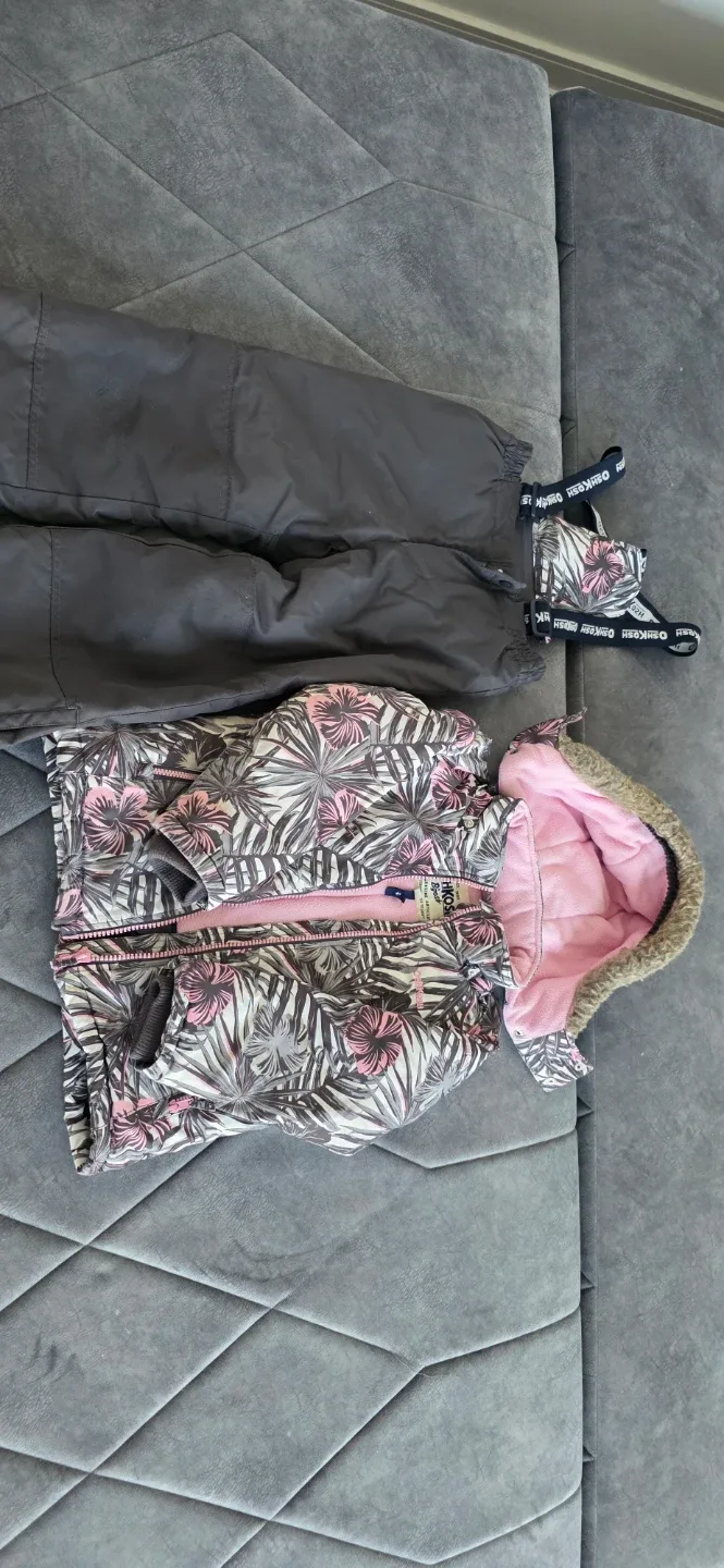 OshKosh B'gosh Size 6 Snowsuit thumbnail