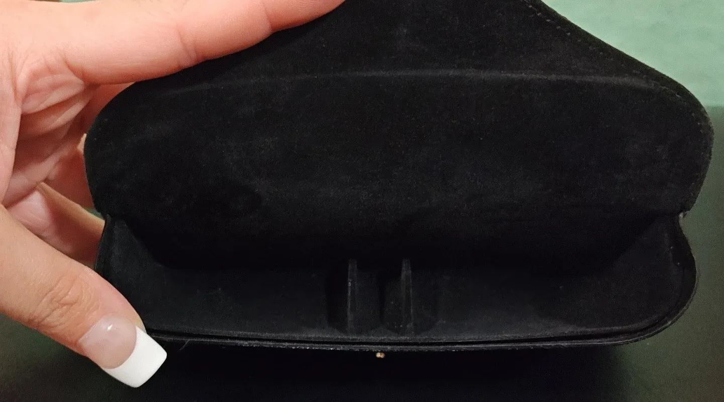 NEW Authentic Ray-Ban Sunglasses & Case image indicator(10)