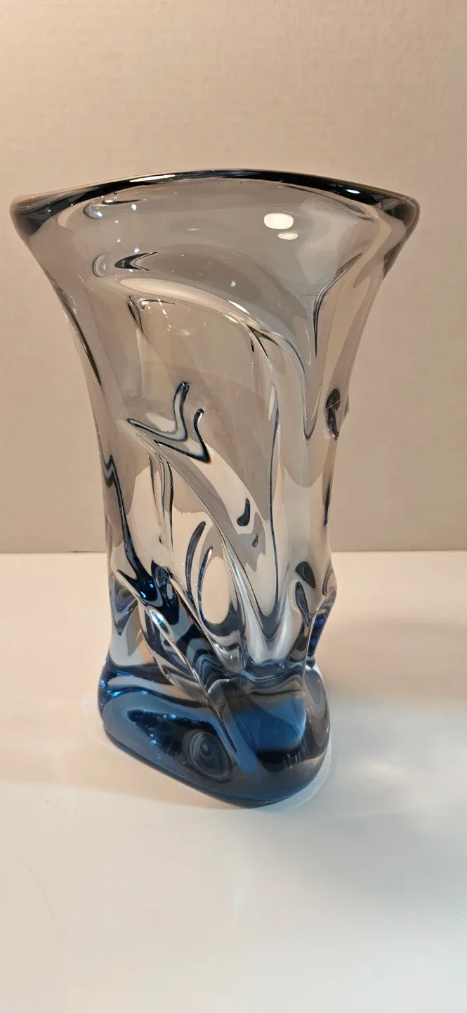 Czech Art Vase image indicator(4)