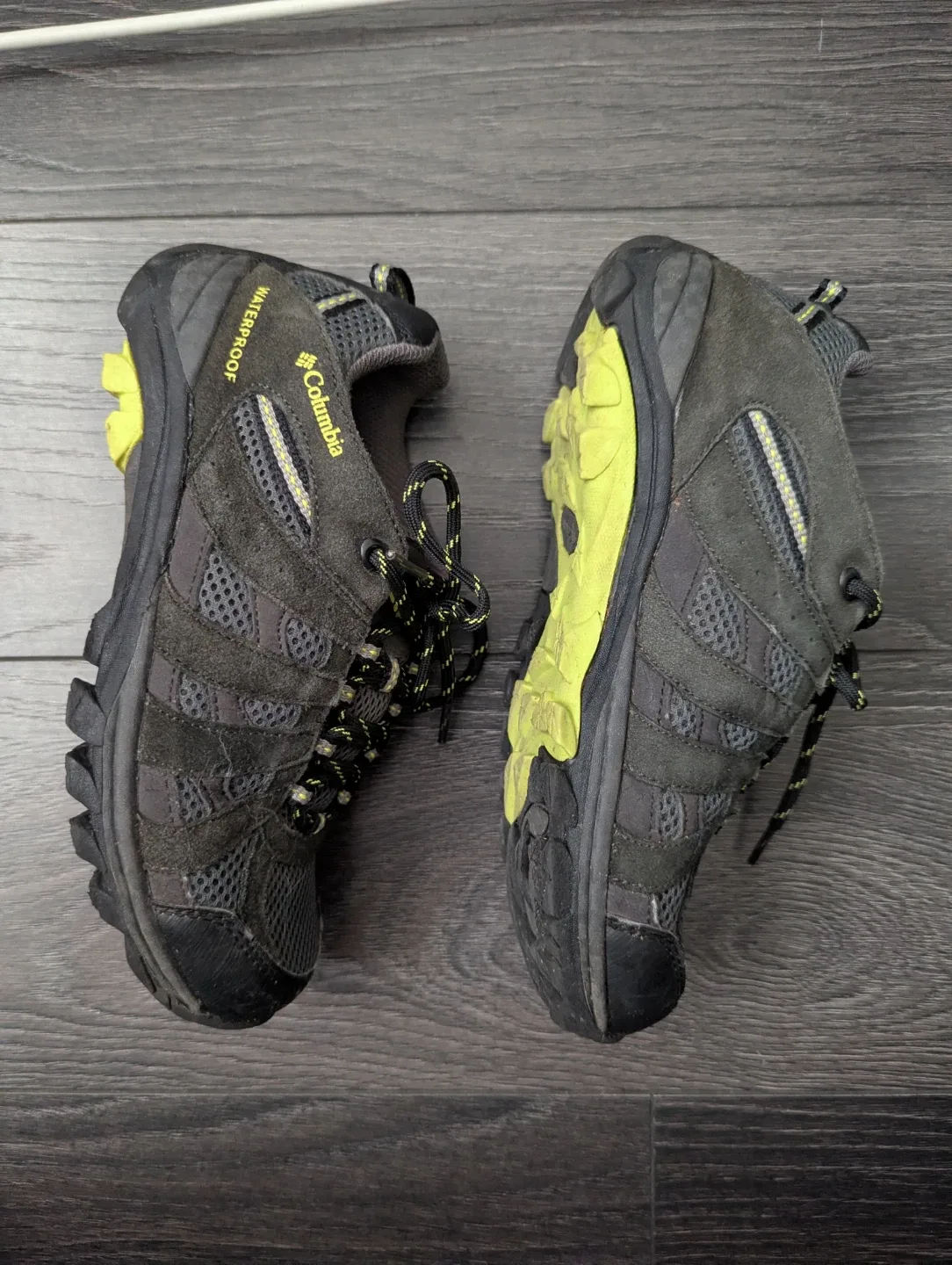 Columbia Waterproof Hiking Shoes - Size 5 🥕 image indicator(2)