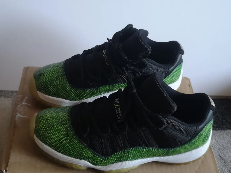 Jordan 11 Retro Low Green Snakeskin image indicator(3)