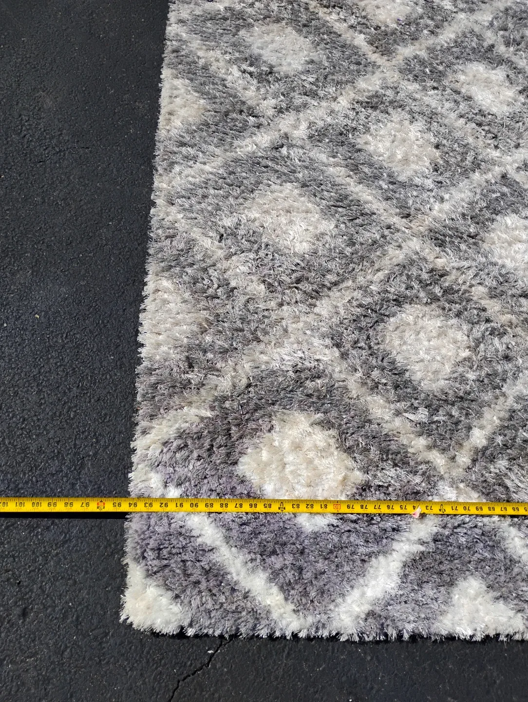 Gray & White Shag Rug (5' x 7') image indicator(2)