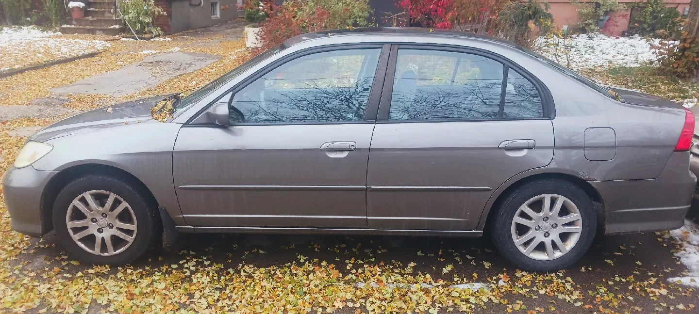 2004 Grey Honda Civic Sedan image indicator(3)