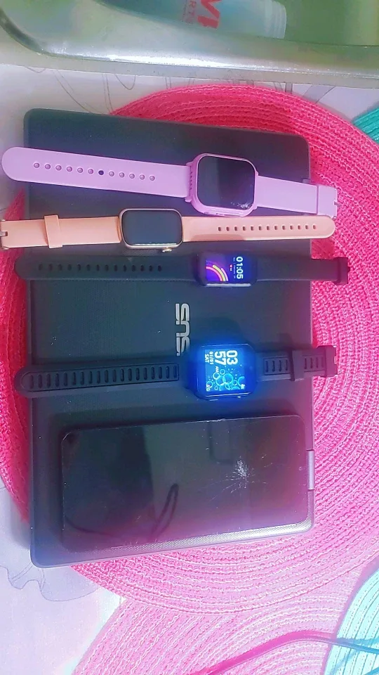 Assorted Smartwatches, ASUS Chromebook & Samsung Phone image indicator(4)