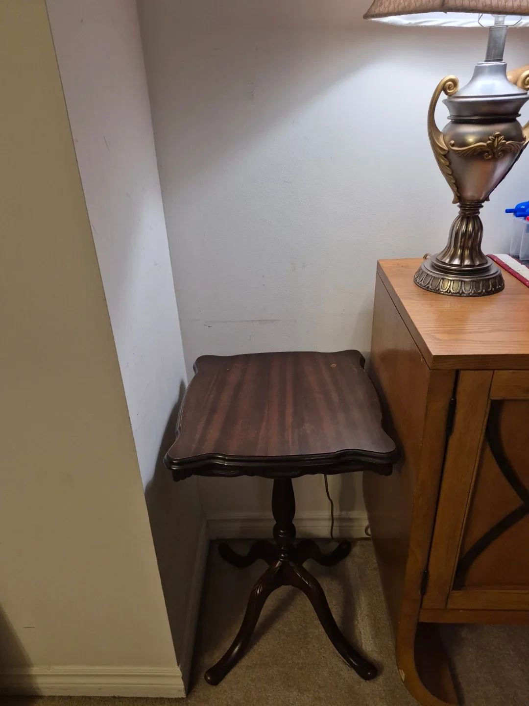 Antique Style Dark Wood Accent Table image indicator(5)