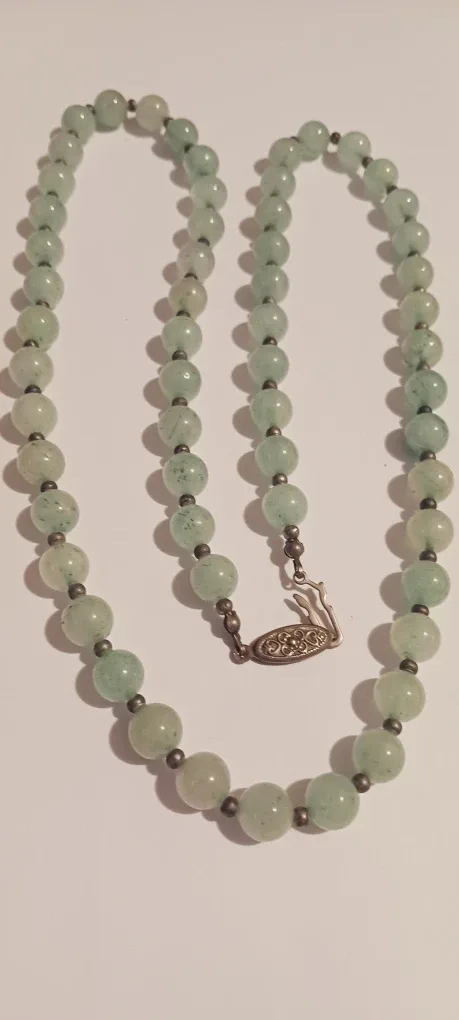 Beautiful Vintage Jade Necklace image indicator(3)