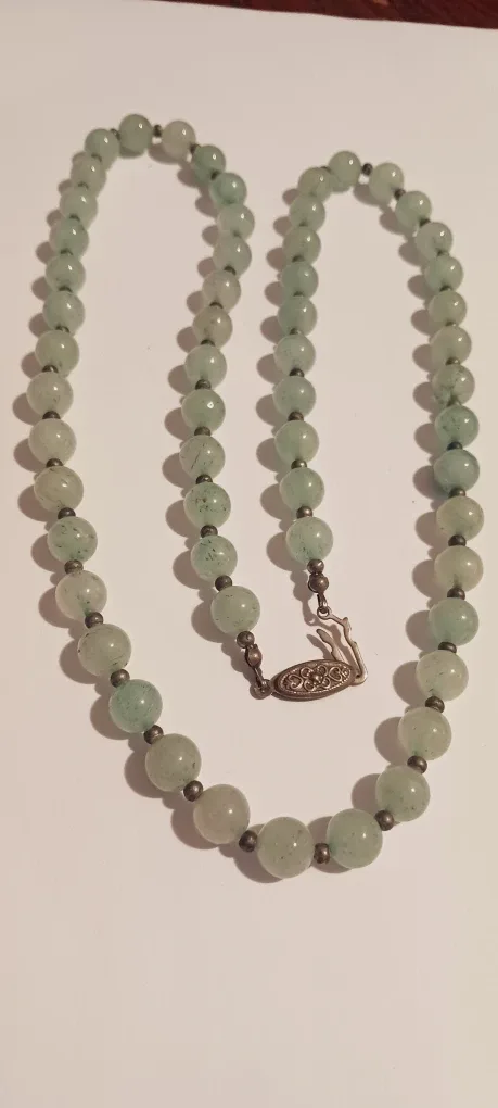 Beautiful Vintage Jade Necklace image indicator(4)