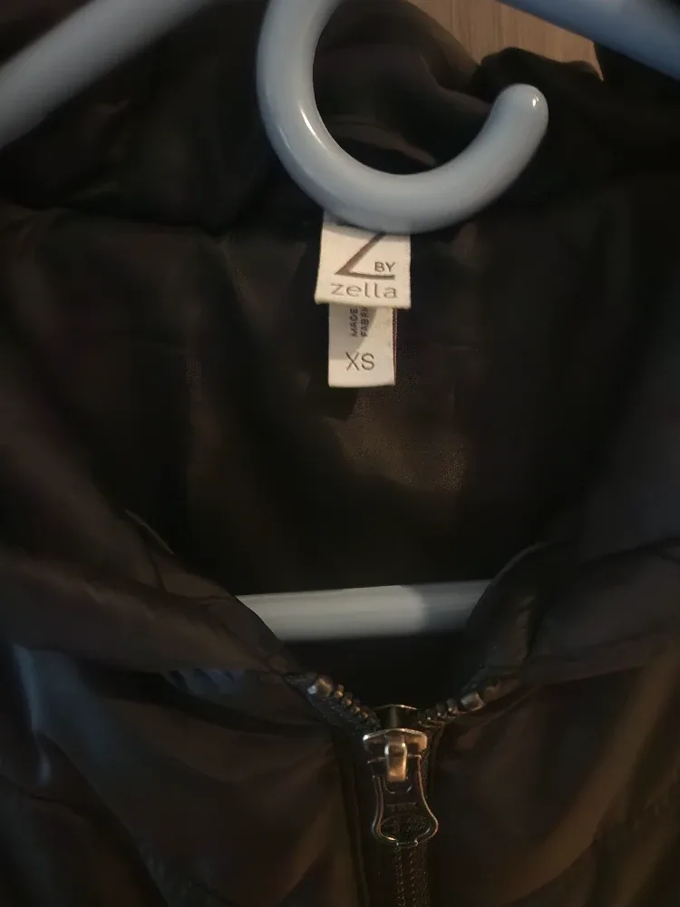 Long Hooded Puffer Vest - size XS image indicator(3)