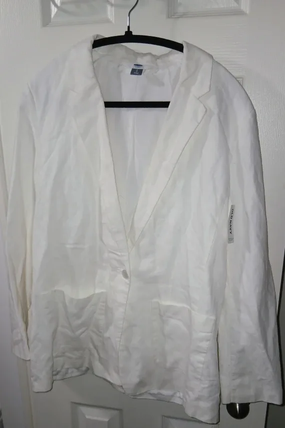 Old Navy White Blazer - Size L image indicator(2)