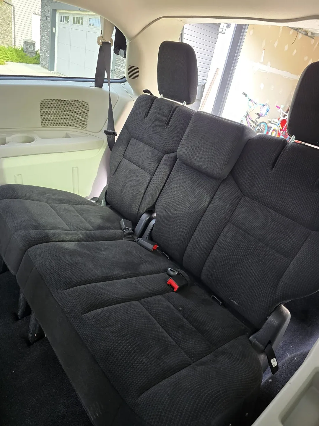 Black Dodge Grand Caravan image indicator(9)