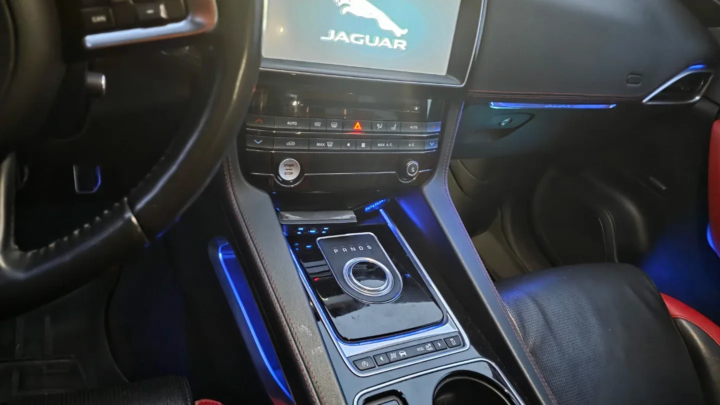 Jaguar F-PACE S image indicator(5)