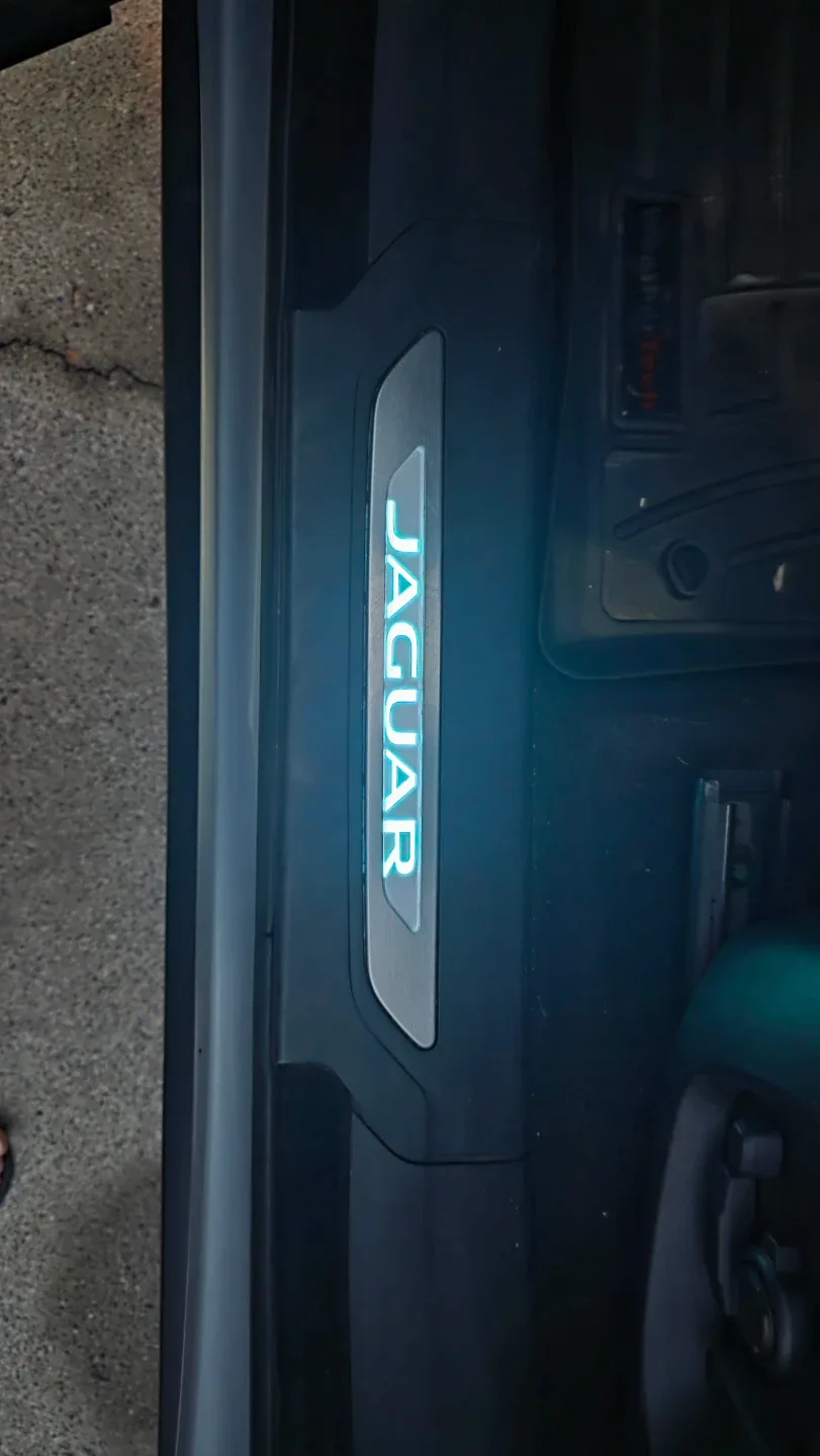 Jaguar F-PACE S image indicator(7)